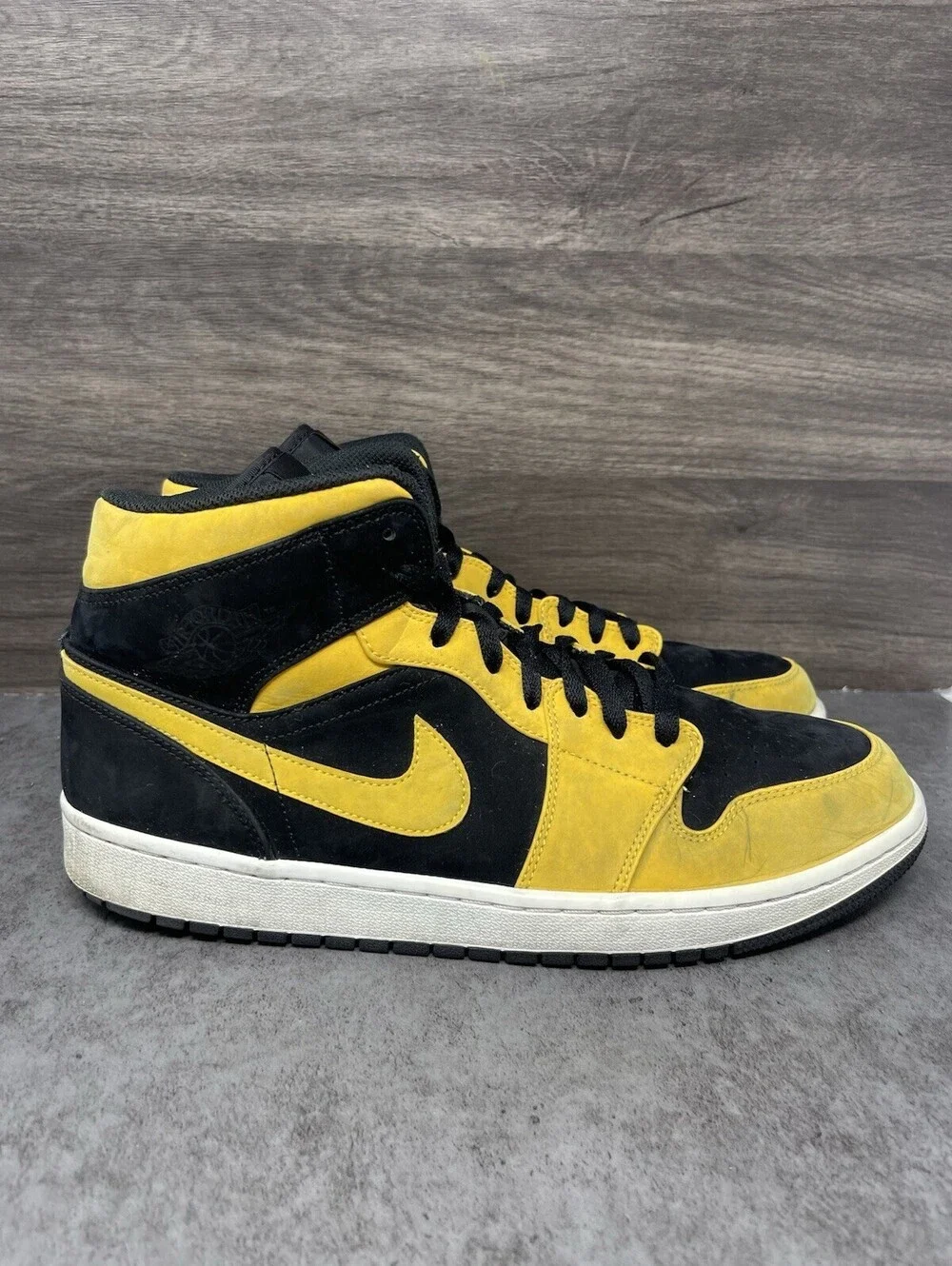 Air Jordan 1 Mid Reverse New Love Mens Size 12 Yellow Black 554724-071